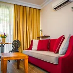 Dores Aparthotel 4*