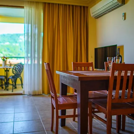 Lägenhetshotell Dores 4*