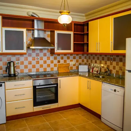 Dores Apartahotel 4*