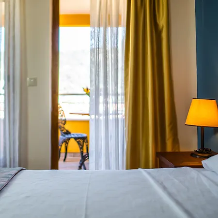 Dores トゥルンチュ