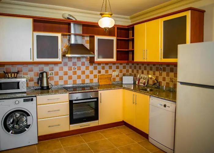 Dores Apartahotel 4*