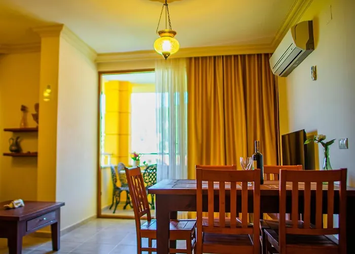 Dores Apartahotel 4*